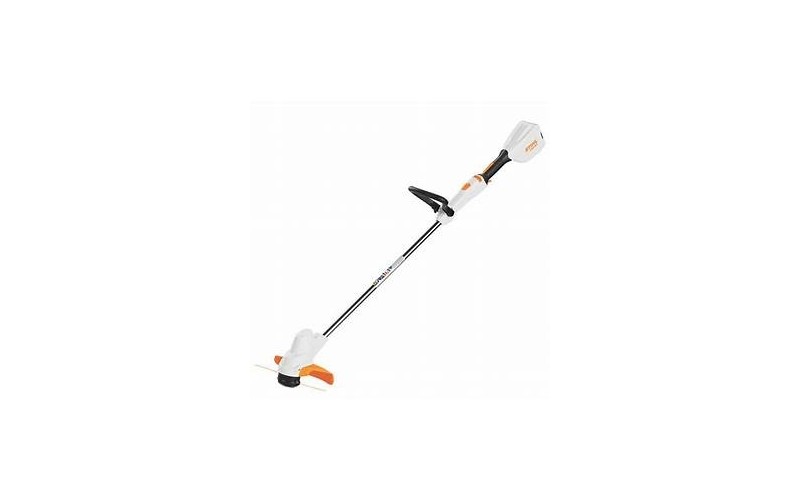 FSA 56 DEBROUSSAILLEUSE SUR BATTERIE. AU