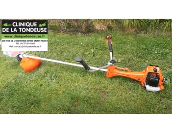 La poignée ergonomique assure une prise en main confortable et précise pour couper les herbes.