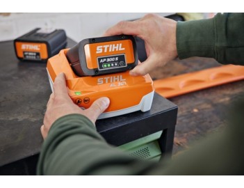 Chargeur rapide AL 301 Nouveau modèle Stihl EA094305500 accessoires appareils à batterie motoculture espaces verts