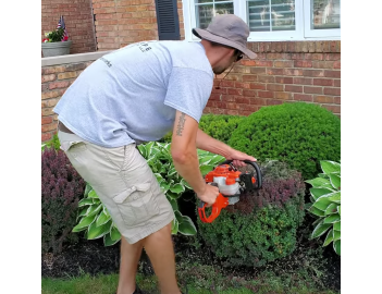 Espaces verts jardinage grâce au TAILLE HAIES ECHO HC 2020